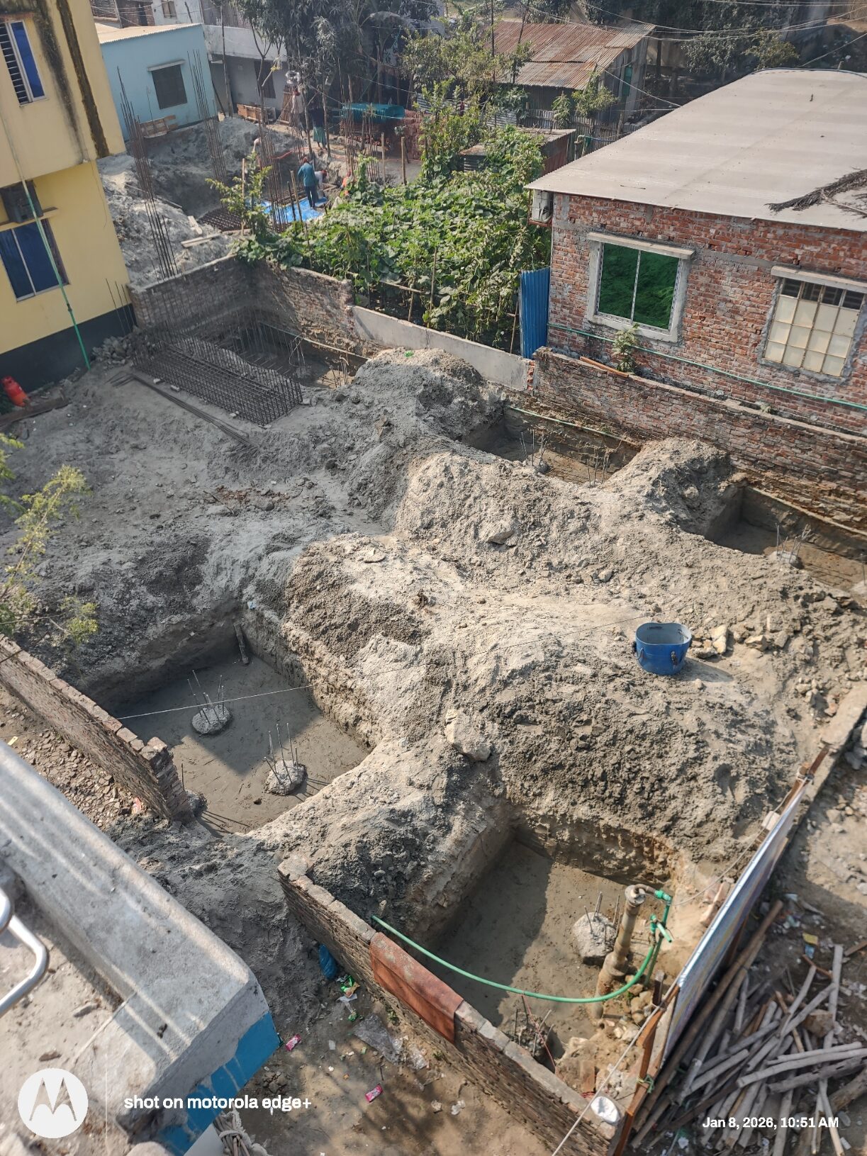 মুক্ত হস্তে দান করুন।